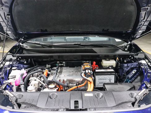 Certified 2026 Toyota bZ FWD image 28