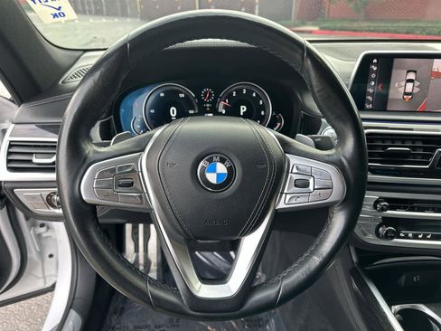 Used 2019 BMW 750i w/ Executive Package image 18