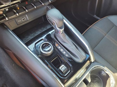 Used 2024 GMC Canyon AT4 w/ Canyon Safety Plus Package AWD/4WD image 16