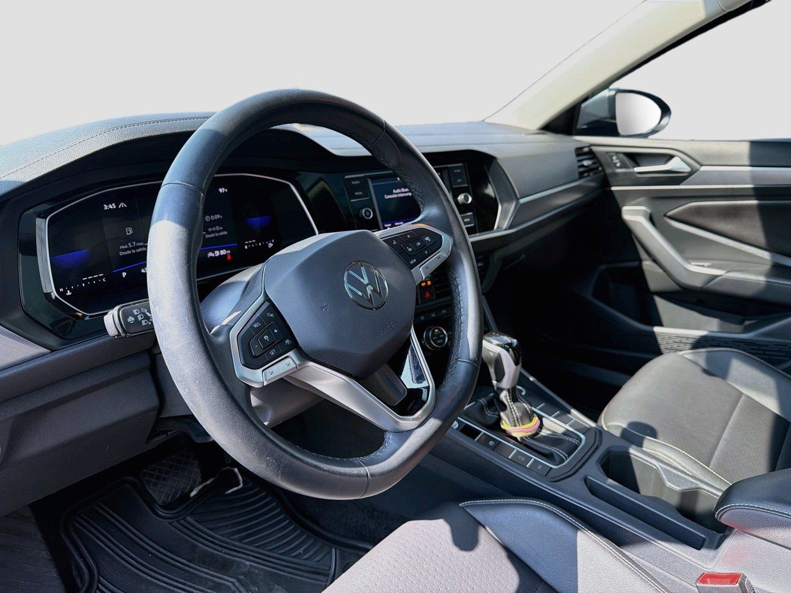 Used 2024 Volkswagen Jetta SE FWD image 7