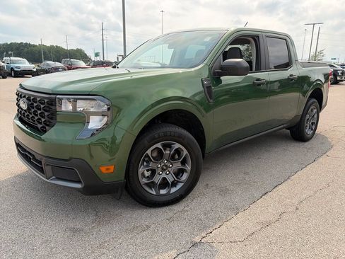Used 2025 Ford Maverick XLT FWD image 3