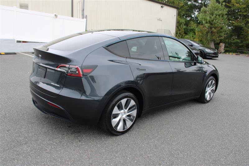 Used 2024 Tesla Model Y Long Range AWD/4WD image 7