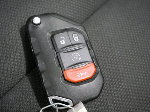 Used 2022 Jeep Wrangler Unlimited Sport image 30