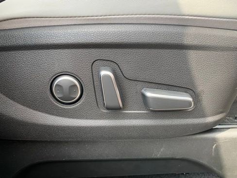 Certified 2024 Hyundai Palisade SEL image 17