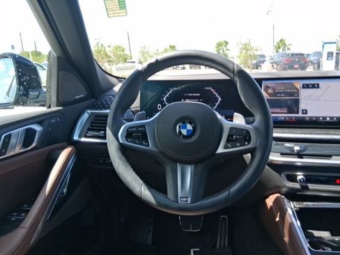 Used 2025 BMW X6 xDrive40i w/ Premium Package AWD/4WD image 9