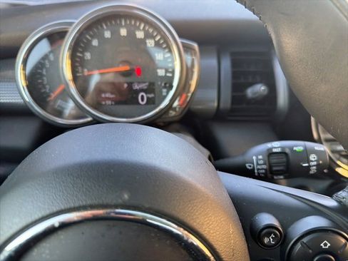 Used 2021 MINI Cooper 4-Door Hardtop w/ Storage Package image 44