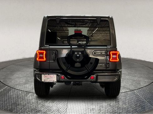 Used 2021 Jeep Wrangler Unlimited Sahara image 7