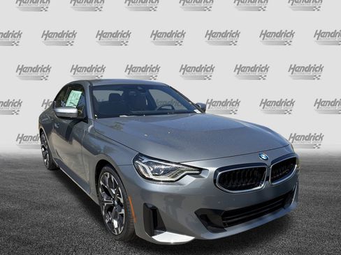 Used 2025 BMW 230i Coupe w/ Premium Package image 2