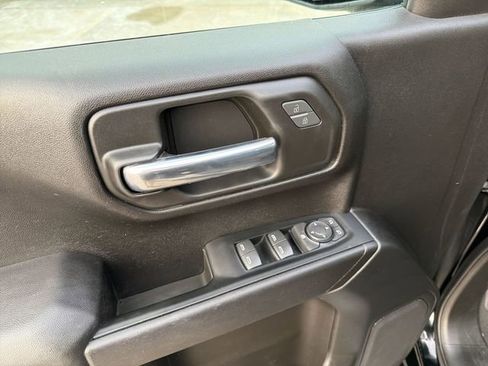 Used 2023 Chevrolet Silverado 1500 Custom image 15