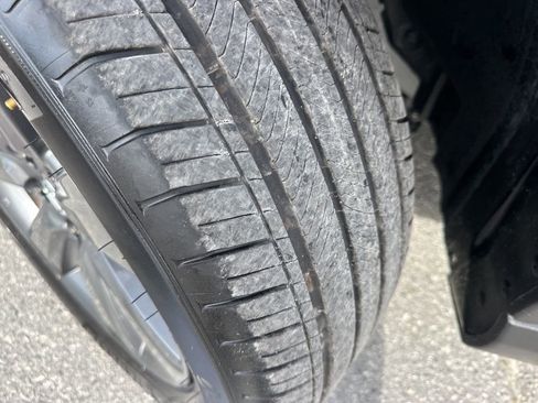 Used 2025 Honda Pilot Sport image 31