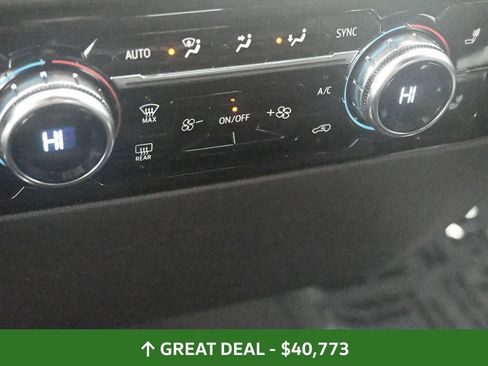 Used 2025 GMC Sierra 1500 SLT image 33