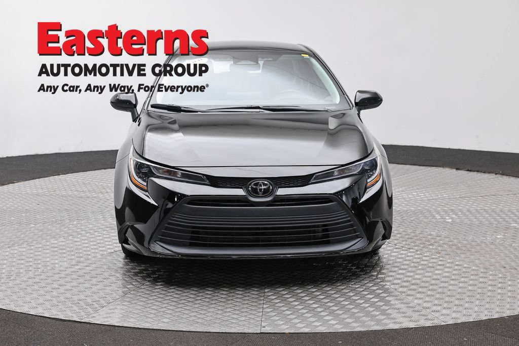 Used 2024 Toyota Corolla LE FWD image 4