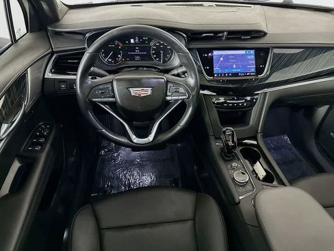 Used 2024 Cadillac XT6 Premium Luxury image 10