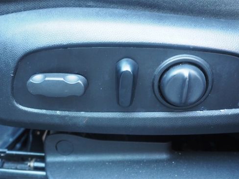 Used 2021 Chevrolet Equinox LS w/ LS Convenience Package image 19