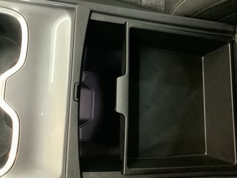 Used 2025 GMC Acadia Elevation FWD image 21