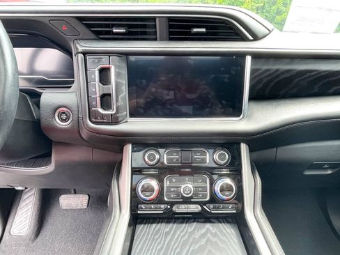 Used 2022 GMC Yukon Denali AWD/4WD image 12