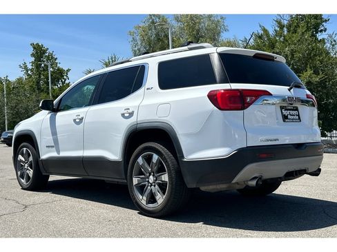 Used 2017 GMC Acadia SLT FWD image 3