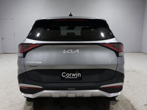 Used 2024 Kia Sportage LX image 3