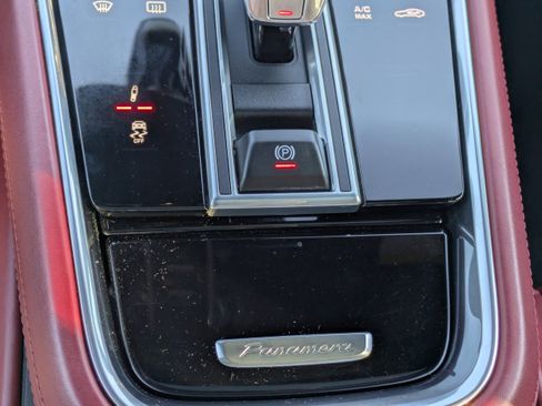 Used 2018 Porsche Panamera 4S image 24