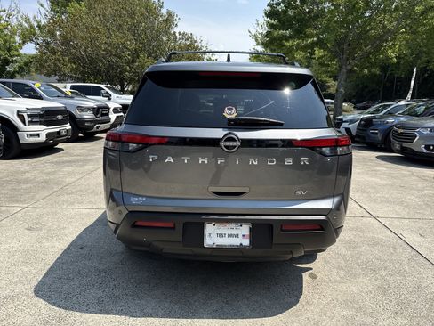 Used 2022 Nissan Pathfinder SV FWD image 6