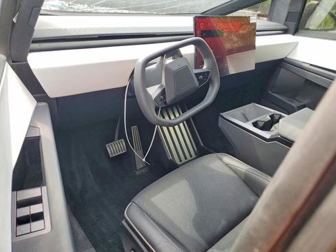 Used 2024 Tesla Cybertruck AWD Crew Cab image 7
