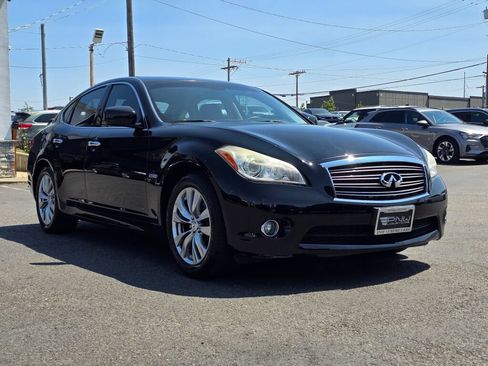 Used 2012 INFINITI M35 w/ Premium Pkg RWD image 4