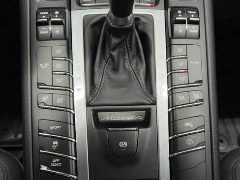 Used 2020 Porsche Macan S image 43