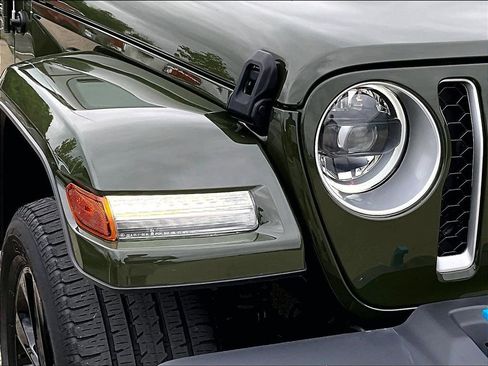 Used 2023 Jeep Wrangler Unlimited Sahara w/ Cold Weather Group AWD/4WD image 29