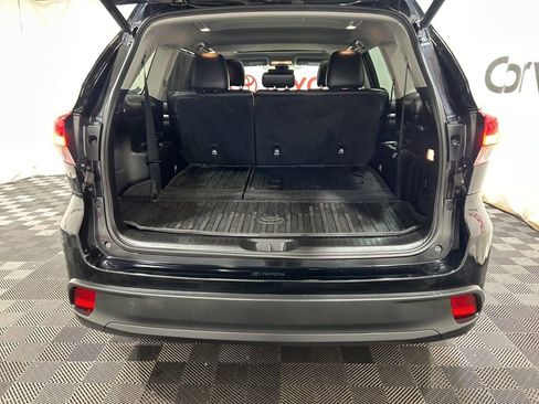 Used 2017 Toyota Highlander XLE image 17