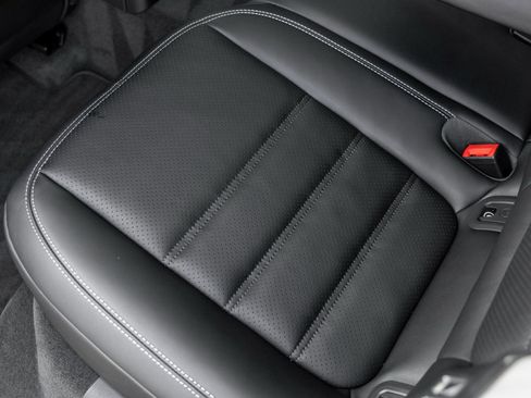 New 2026 Porsche Macan Turbo image 35