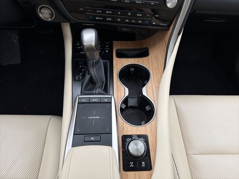 Used 2021 Lexus RX 350L Premium image 20