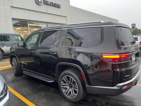 Used 2022 Jeep Wagoneer Series III w/ Rear Seat Video Group 1 AWD/4WD image 4