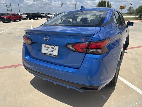 Used 2024 Nissan Versa SR FWD image 5