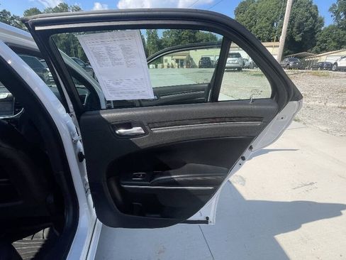 Used 2011 Chrysler 300 Limited RWD image 19