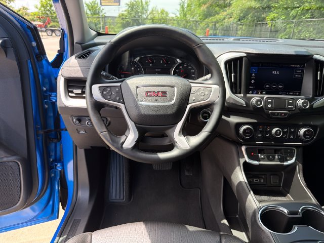 Used 2024 GMC Terrain SLT FWD image 15
