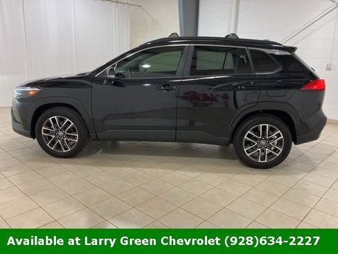 Used 2026 Toyota Corolla Cross XLE image 2