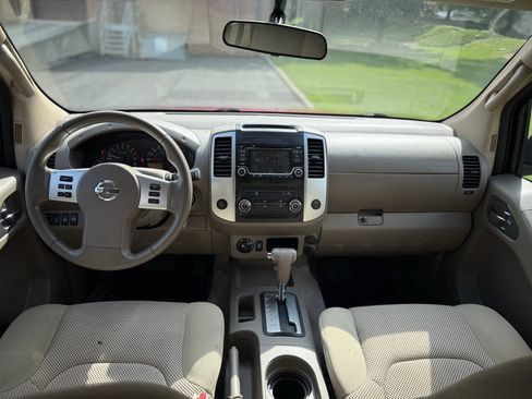 Used 2016 Nissan Frontier SV AWD/4WD image 10
