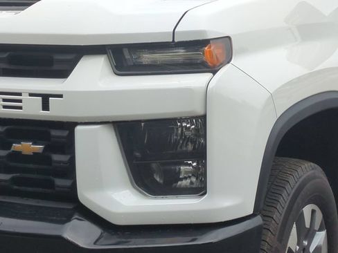 Used 2023 Chevrolet Silverado 2500 Custom w/ Custom Value Package AWD/4WD image 17