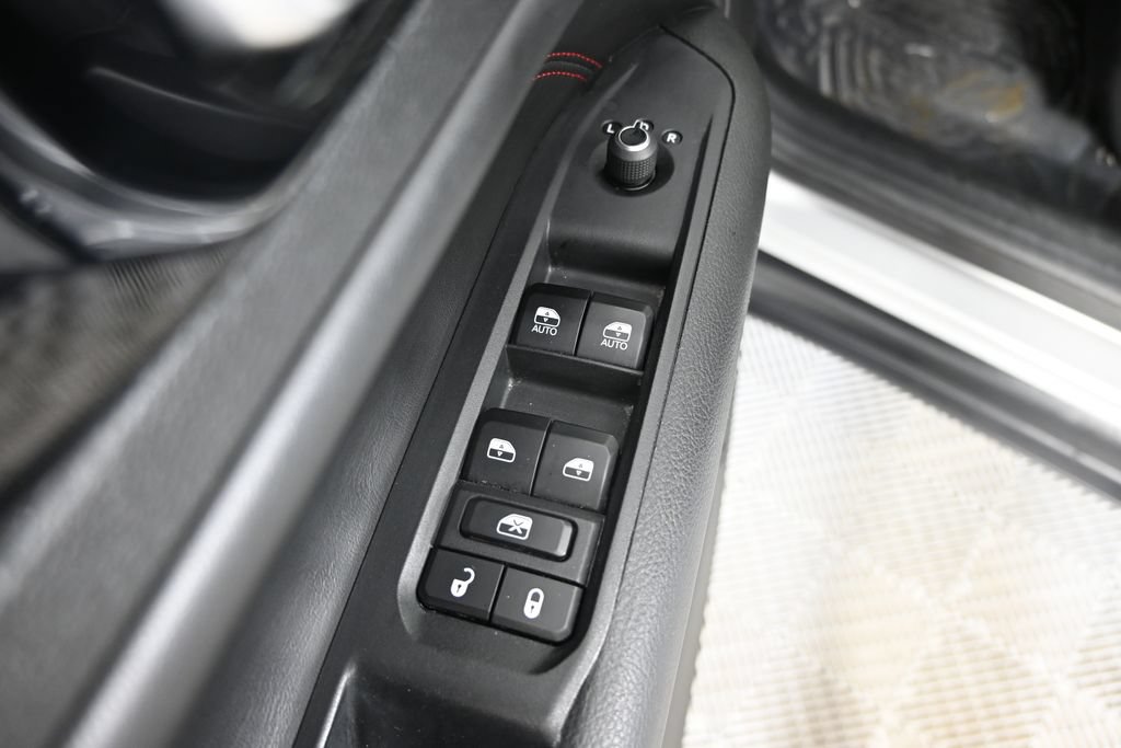 Used 2024 Jeep Compass Trailhawk AWD/4WD image 19