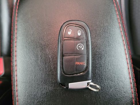 Used 2019 Jeep Cherokee Trailhawk w/ Cold Weather Group AWD/4WD image 32