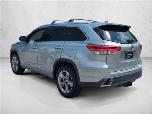 Used 2019 Toyota Highlander Limited FWD image 6