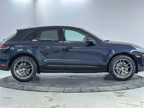 Used 2022 Porsche Macan AWD/4WD image 8