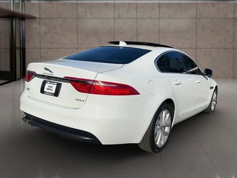 Used 2017 Jaguar XF Premium RWD image 13