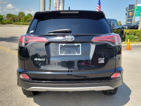 Used 2018 Toyota RAV4 XLE FWD image 6