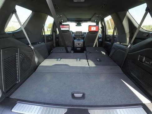 Used 2024 GMC Yukon AT4 w/ Technology Package image 32