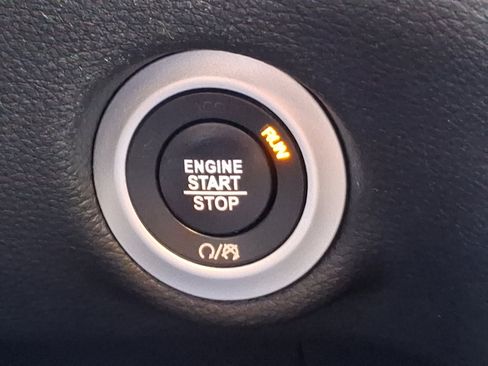 Used 2021 Chrysler Pacifica Touring w/ S Appearance Package image 23