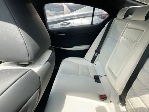 Used 2022 Lexus IS 350 F Sport RWD image 11