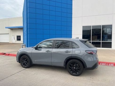 Used 2024 Honda HR-V Sport image 9