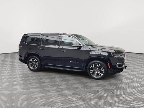 Used 2024 Jeep Wagoneer Series III AWD/4WD image 44