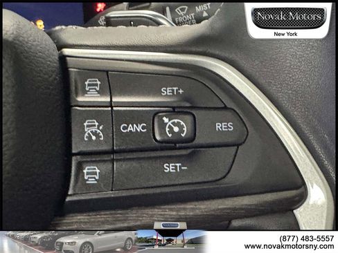 Used 2022 Jeep Grand Cherokee Limited image 19